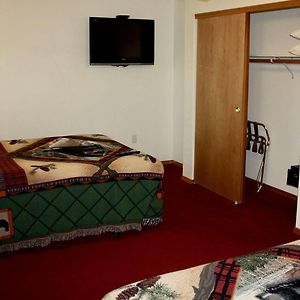 One-Bedroom Queen Suite Two Queen Beds